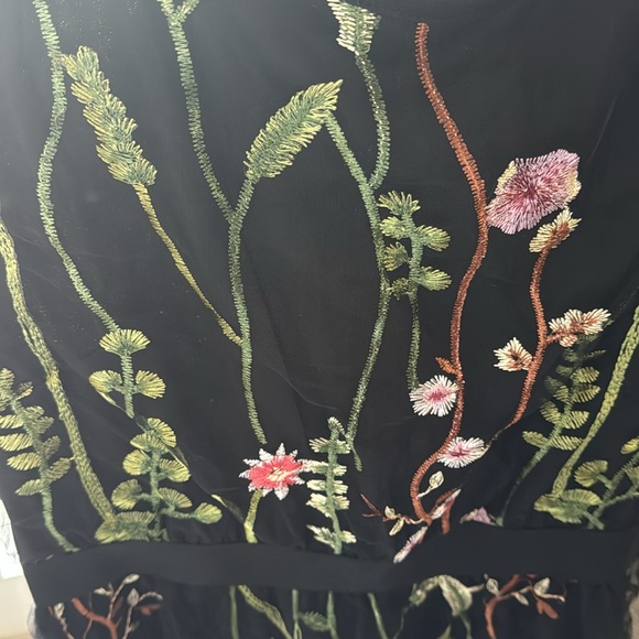 Milumia Embroidery Tunic Party Dress Size Medium NWOT - Picture 2 of 3